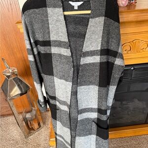 Time and Tru Black and Gray Checkered Cardigan